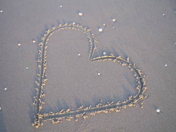 heart_in_sand